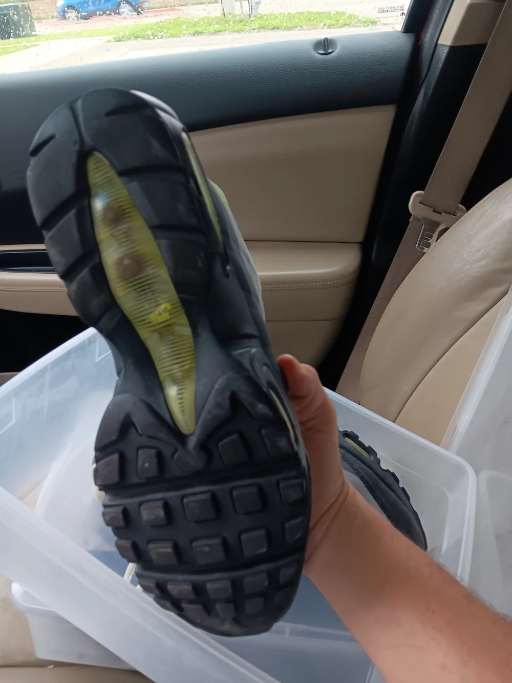 Nike Men’s Air Max 95 Sneakers in Black, Gray & Volt Size 12 (2011) - Picture 4 of 5